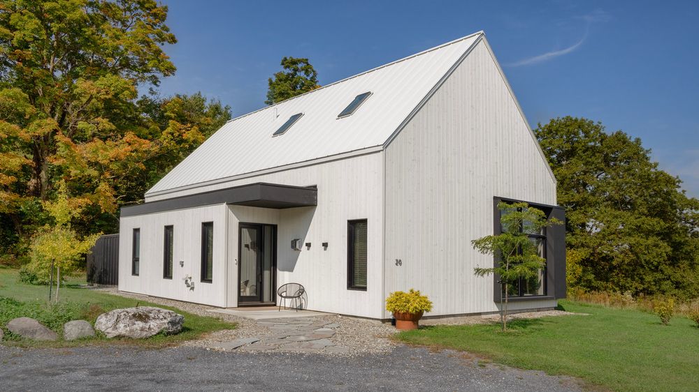 Kanadský pár žije jako v hotelu. Dům ladí s jejich stylem i okolní přírodou